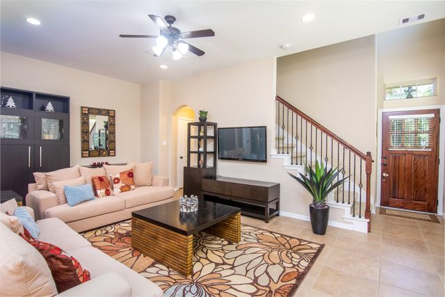 11 Cheswood Manor, The Woodlands, TX 77382