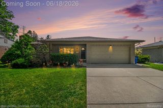 32916 Cambridge Drive, Warren, MI 48093