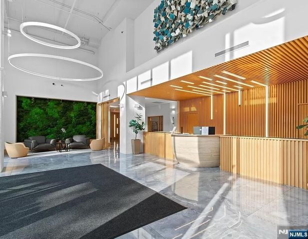 3 Somerset Lane 113, Edgewater, NJ 07020