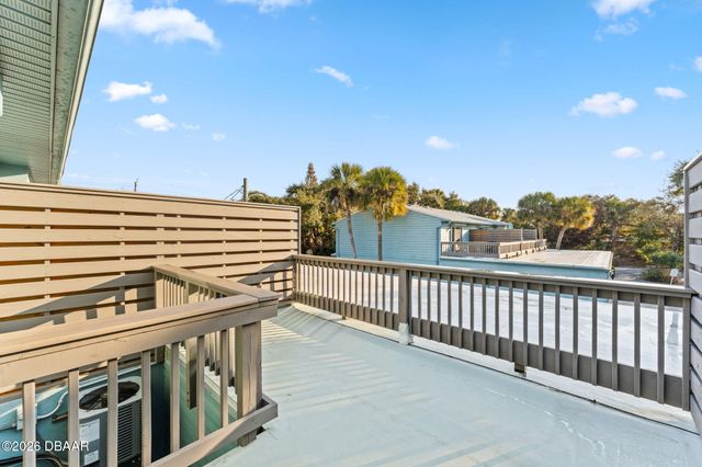 101 N Pine St Apt 2, New Smyrna Beach, FL 32169
