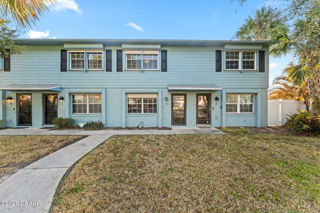 101 N Pine St Apt 2, New Smyrna Beach, FL 32169