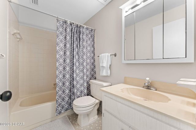 101 N Pine St Apt 2, New Smyrna Beach, FL 32169