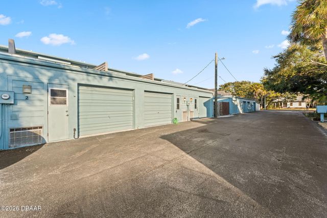 101 N Pine St Apt 2, New Smyrna Beach, FL 32169