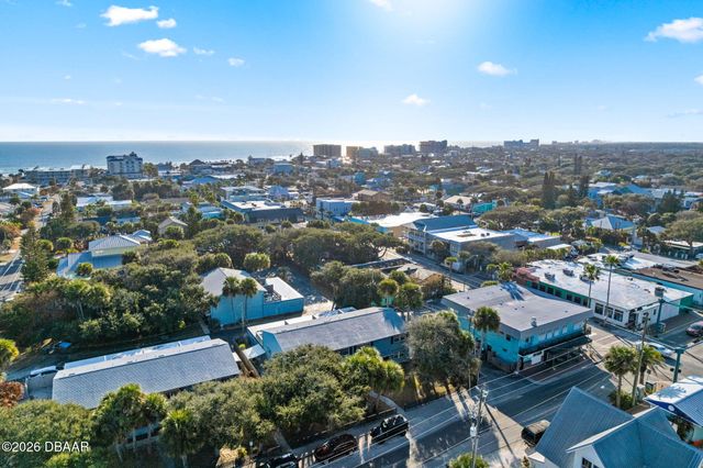 101 N Pine St Apt 2, New Smyrna Beach, FL 32169