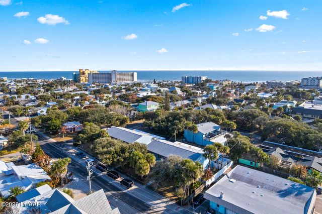 101 N Pine St Apt 2, New Smyrna Beach, FL 32169