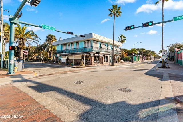 101 N Pine St Apt 2, New Smyrna Beach, FL 32169