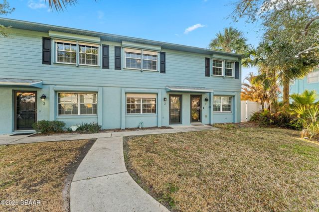 101 N Pine St Apt 2, New Smyrna Beach, FL 32169