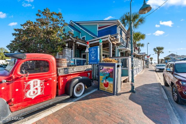 101 N Pine St Apt 2, New Smyrna Beach, FL 32169