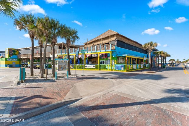 101 N Pine St Apt 2, New Smyrna Beach, FL 32169