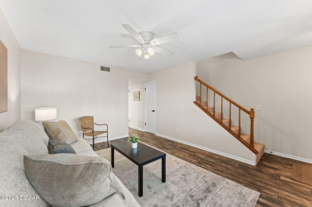 101 N Pine St Apt 2, New Smyrna Beach, FL 32169