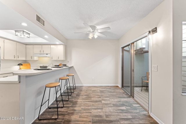 101 N Pine St Apt 2, New Smyrna Beach, FL 32169