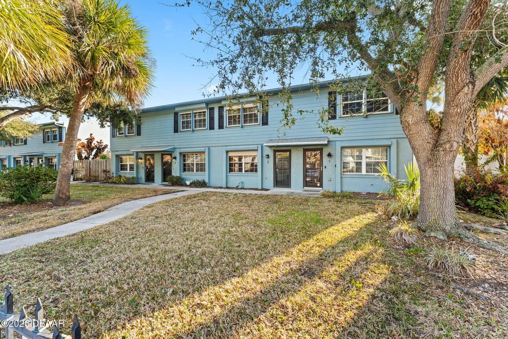 101 N Pine St Apt 2, New Smyrna Beach, FL 32169