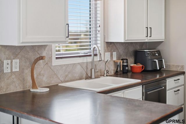 7620 Glynoaks Ct Court, Lincoln, NE 68516