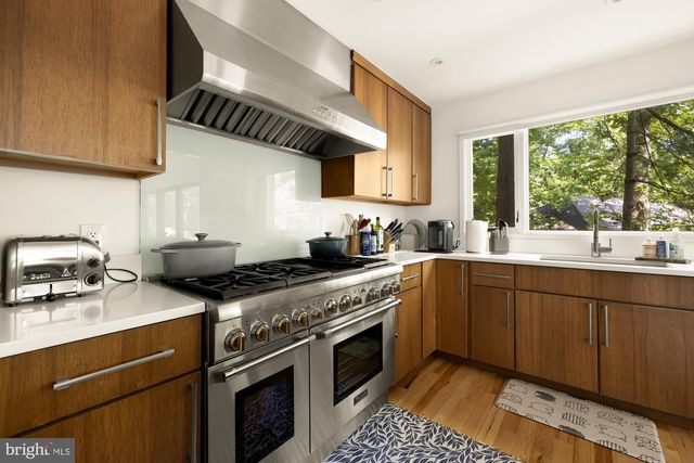 2710 BRANDYWINE ST NW, Washington, DC 20008