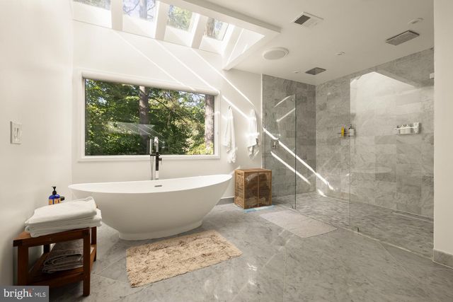 2710 BRANDYWINE ST NW, Washington, DC 20008
