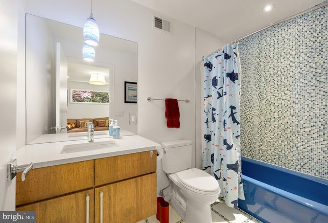 2710 BRANDYWINE ST NW, Washington, DC 20008