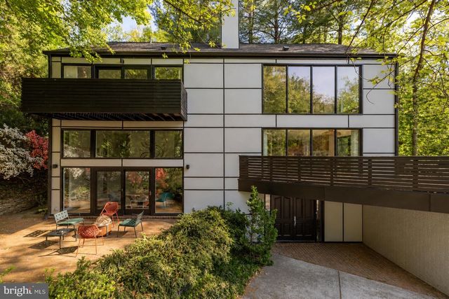 2710 BRANDYWINE ST NW, Washington, DC 20008