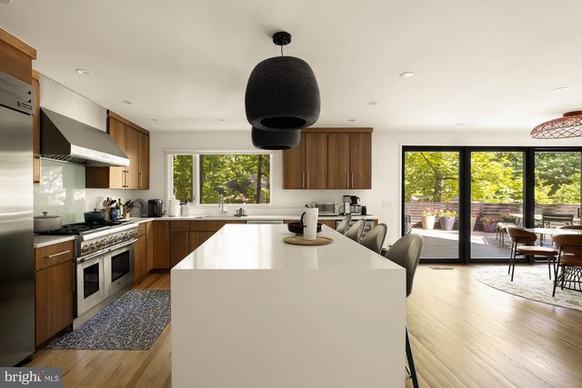 2710 BRANDYWINE ST NW, Washington, DC 20008
