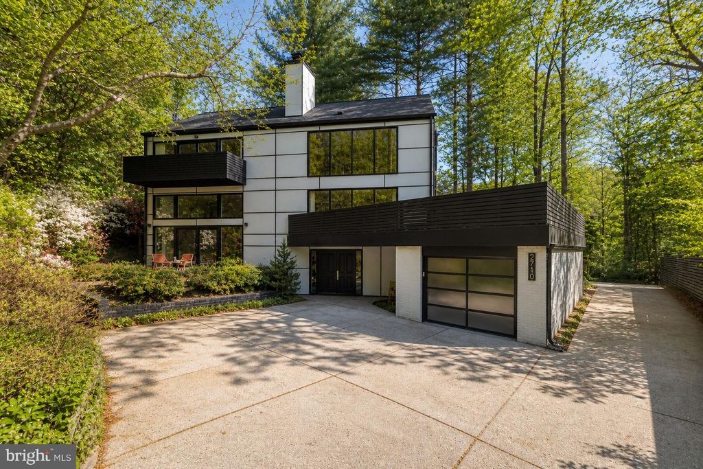 2710 BRANDYWINE ST NW, Washington, DC 20008