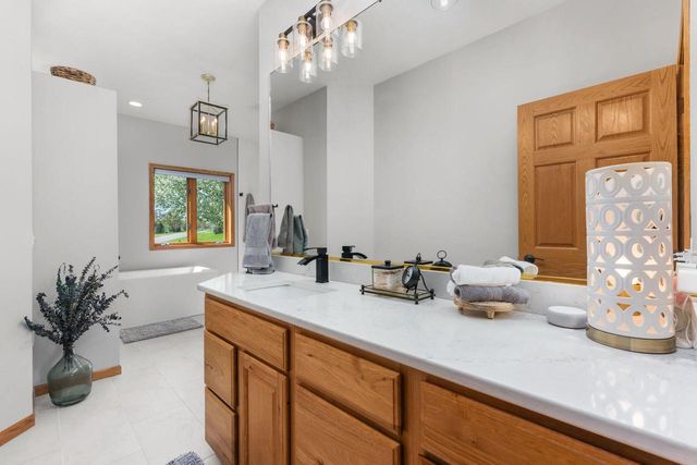 W14110 Crestview Drive, Prairie Du Sac, WI 53578
