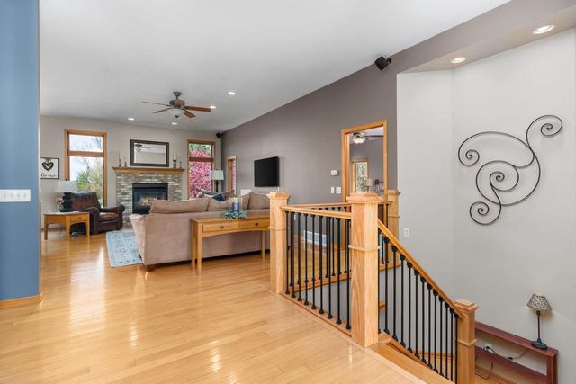 W14110 Crestview Drive, Prairie Du Sac, WI 53578