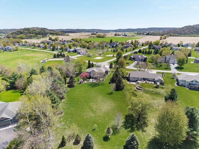 W14110 Crestview Drive, Prairie Du Sac, WI 53578
