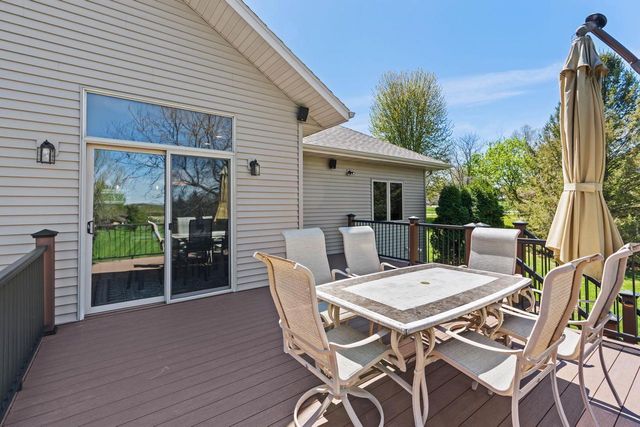 W14110 Crestview Drive, Prairie Du Sac, WI 53578