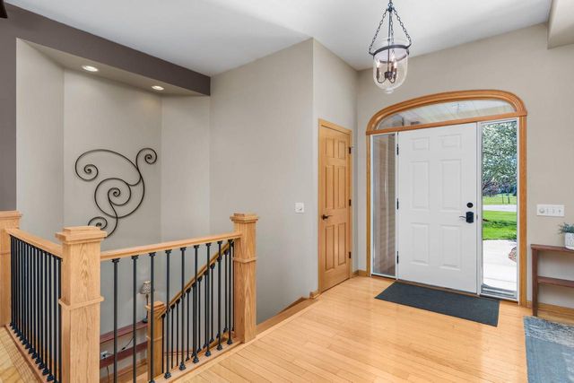 W14110 Crestview Drive, Prairie Du Sac, WI 53578