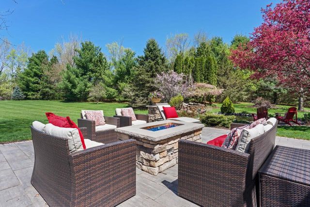 W14110 Crestview Drive, Prairie Du Sac, WI 53578