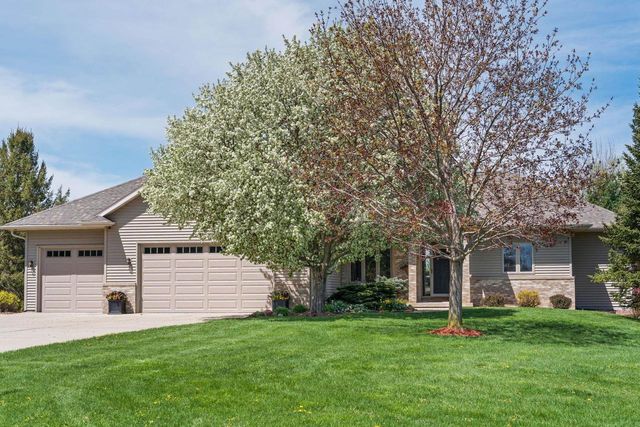W14110 Crestview Drive, Prairie Du Sac, WI 53578