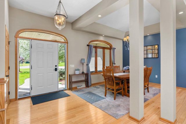 W14110 Crestview Drive, Prairie Du Sac, WI 53578