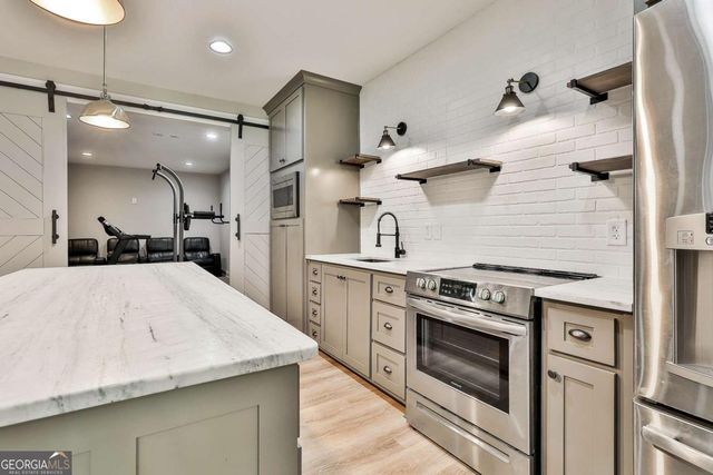 170 Belle Maison Drive, Newnan, GA 30265