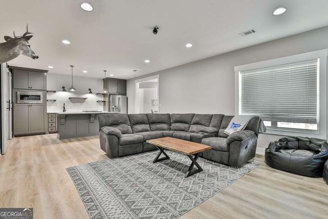 170 Belle Maison Drive, Newnan, GA 30265