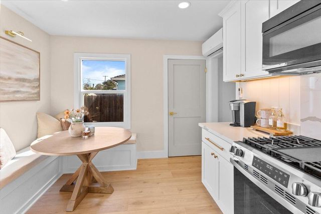 1531 Dickson St, Sacramento, CA 95822