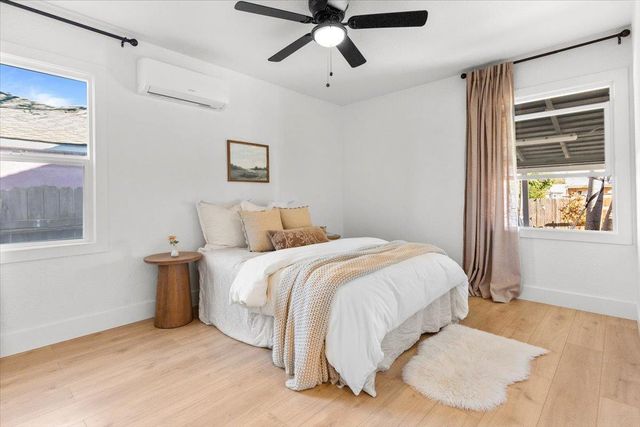 1531 Dickson St, Sacramento, CA 95822