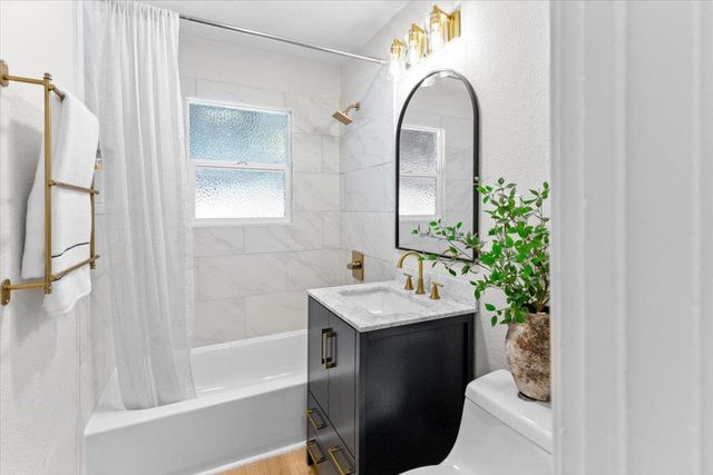 1531 Dickson St, Sacramento, CA 95822