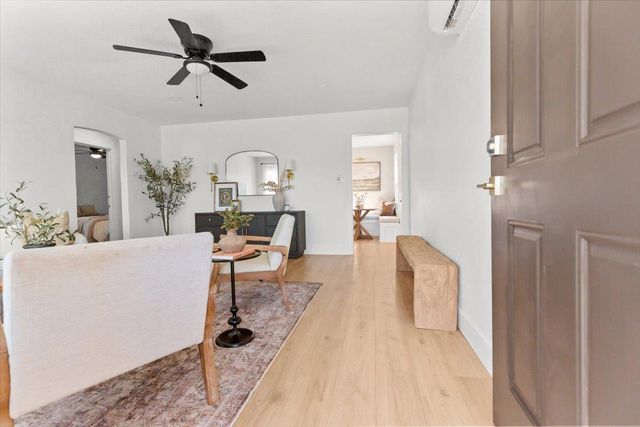 1531 Dickson St, Sacramento, CA 95822