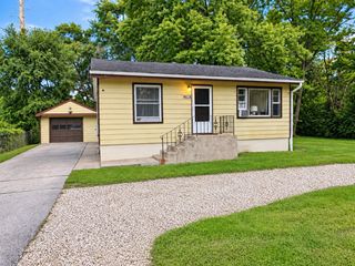 40719 N Il Route 83 Route, Antioch, IL 60002