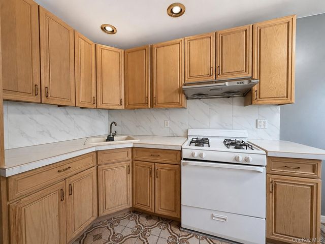 115-08 Poppenhusen Avenue, College Point, NY 11356