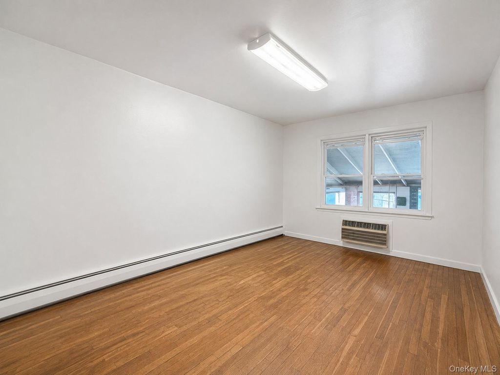 115-08 Poppenhusen Avenue, College Point, NY 11356 — photo 3