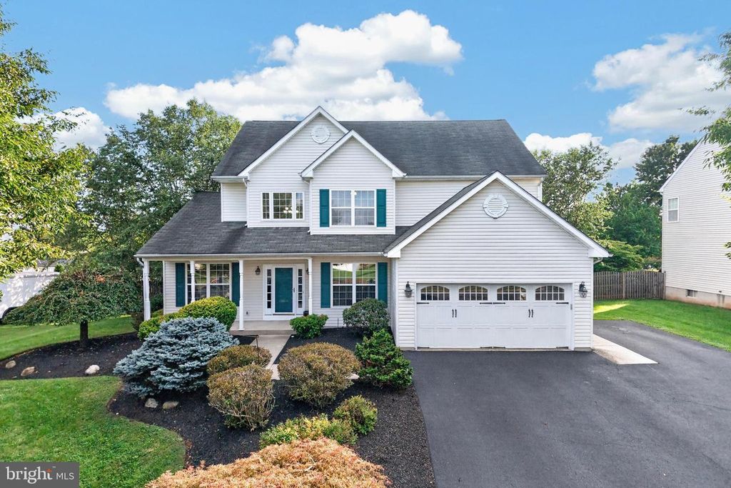 20 AVA CIR, GILBERTSVILLE, PA 19525 — exterior