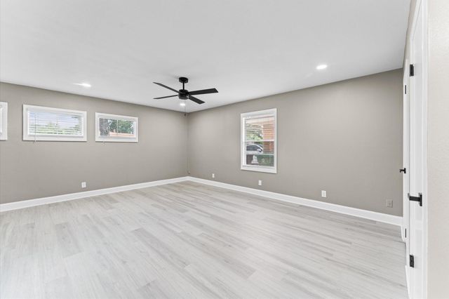 7718 Dillon Street, Houston, TX 77061
