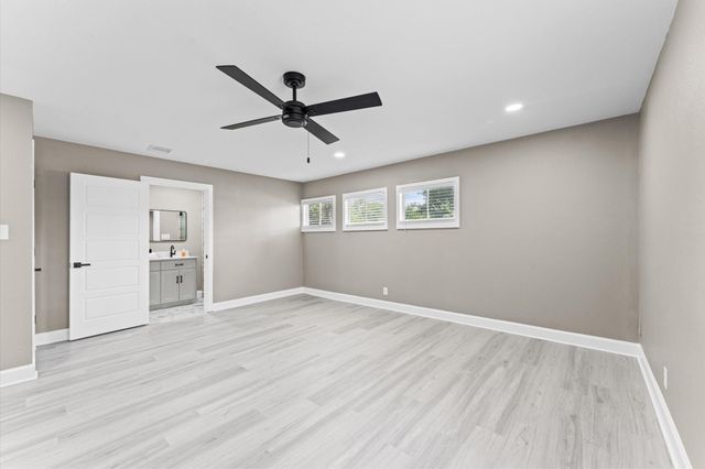 7718 Dillon Street, Houston, TX 77061