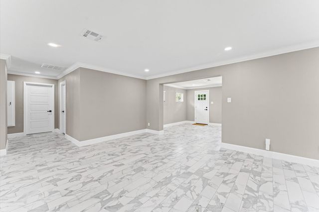 7718 Dillon Street, Houston, TX 77061