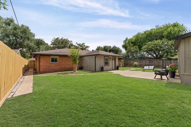 7718 Dillon Street, Houston, TX 77061