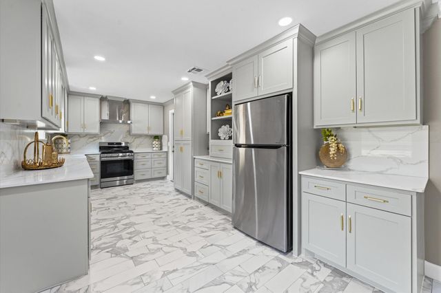 7718 Dillon Street, Houston, TX 77061