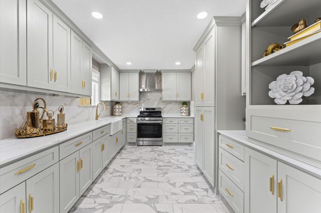 7718 Dillon Street, Houston, TX 77061