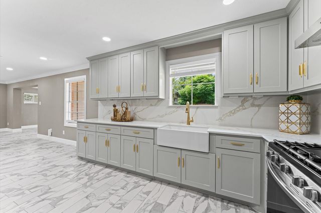 7718 Dillon Street, Houston, TX 77061