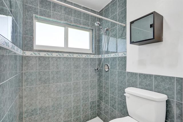967 NW 89th Ave, Plantation, FL 33324
