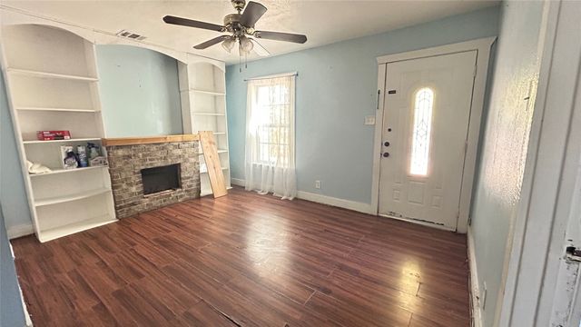 3557 Pecos Street, Fort Worth, TX 76119